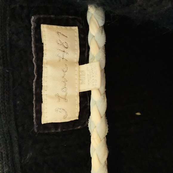 Hooded wool sweater with pockets - Picture 3 of 3